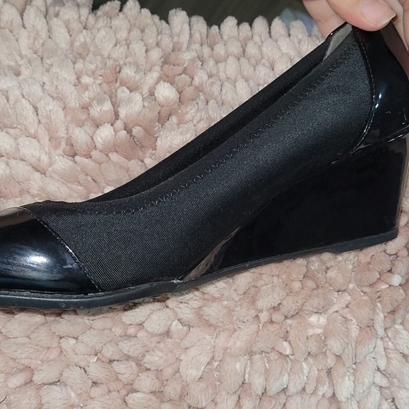 (SOLD) Office Style Black Shoes - Picture 2 of 4